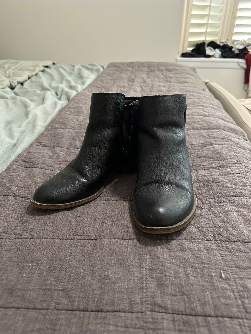 Kensie Black Leather Ankle Booties with Side Zip